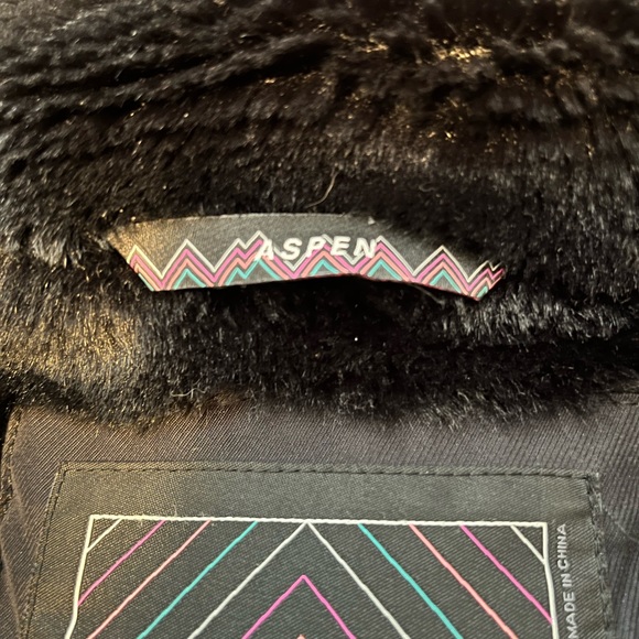 TNA Aspen Parka - Picture 4 of 6